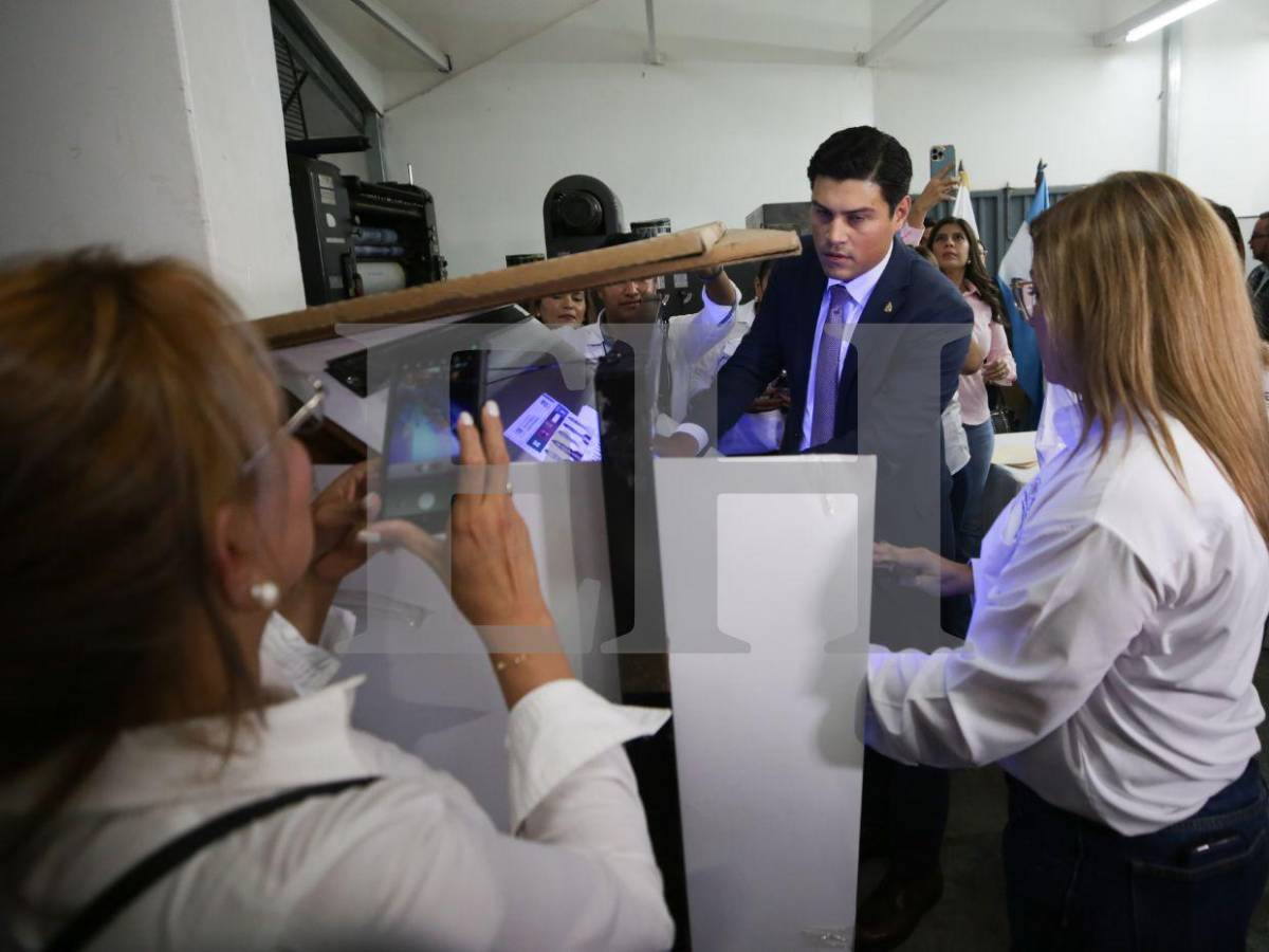 Así fue la impresión de la primera papeleta electoral para las elecciones generales de 2025