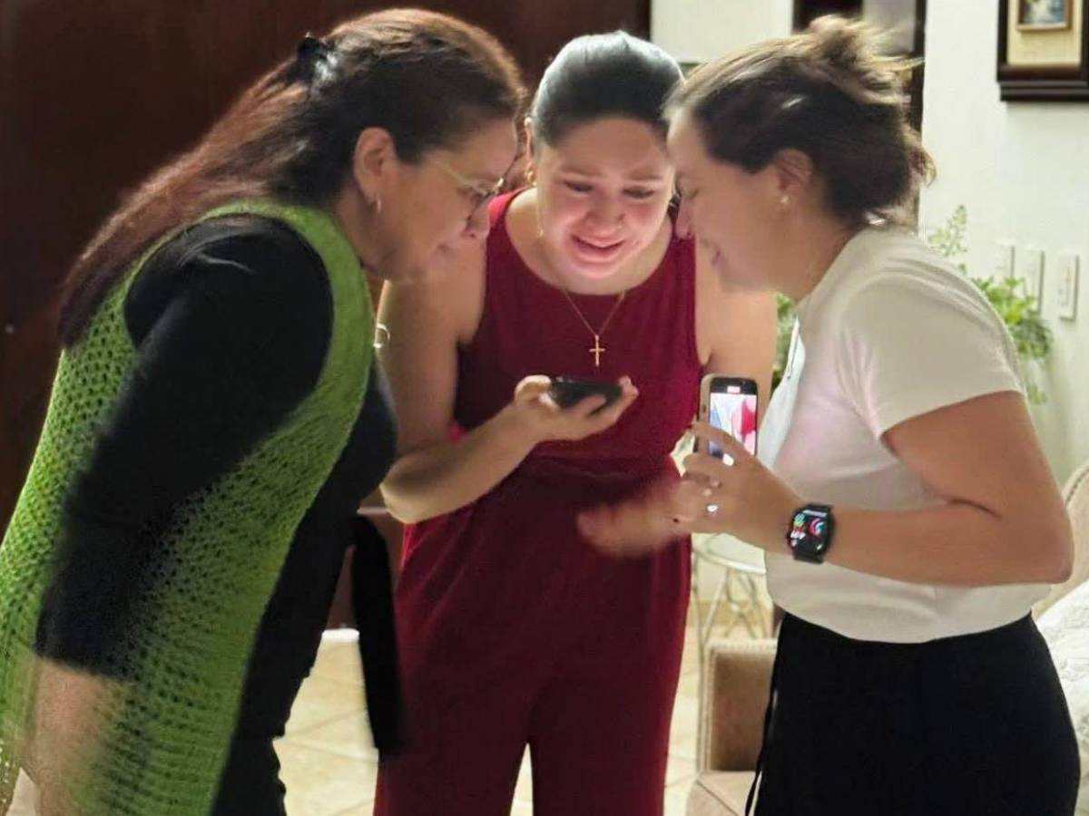 Ana García publica fotos inéditas de la liberación de JOH de la cárcel en EE UU