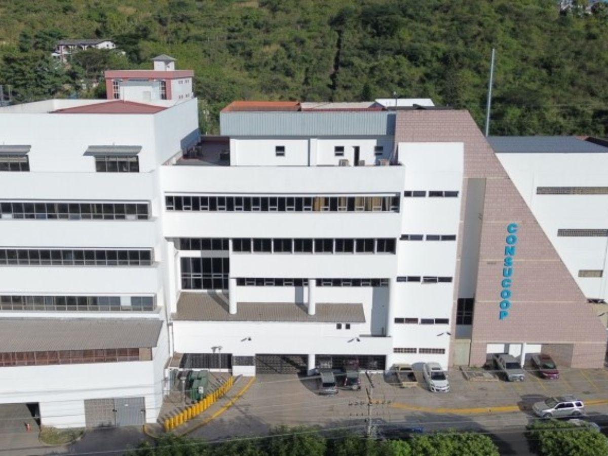 ¿Cuántas cooperativas federadas operan en Honduras?