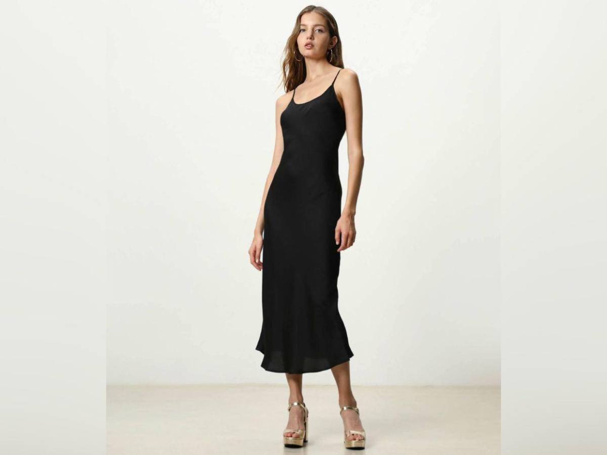 El vestido lencero prenda clave en 2025: sexy, versátil y en tendencia