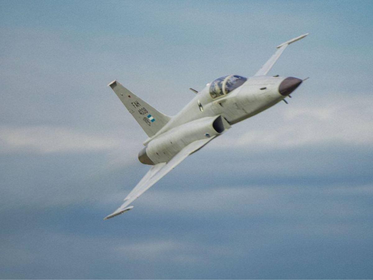 ¿Cómo hacer la solicitud para ingresar buques y aviones militares a Honduras?