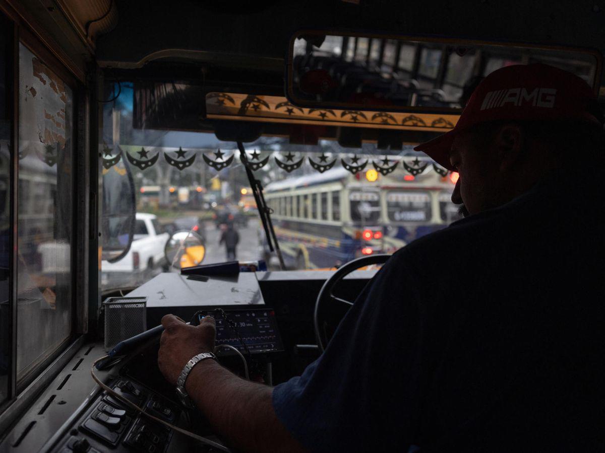 Transportistas de Honduras y Guatemala trabajan para pagar extorsión a maras