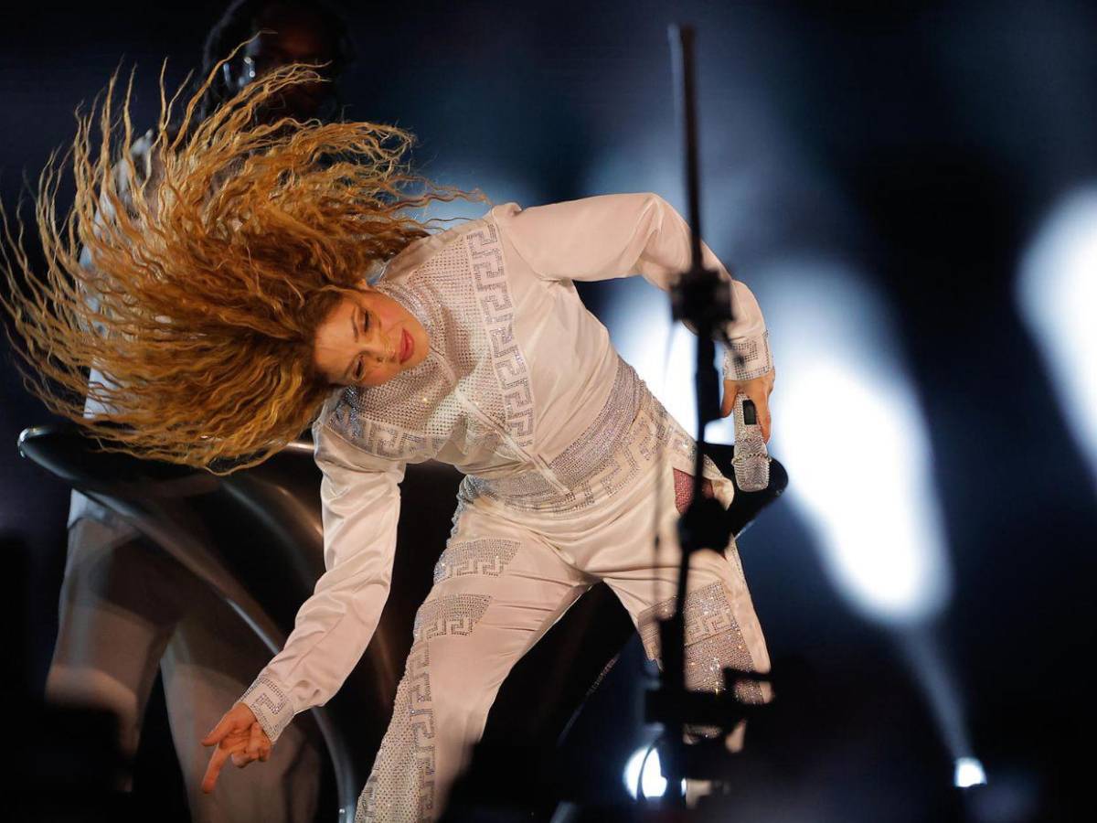 Shakira desata euforia en Buenos Aires, tras siete años de espera