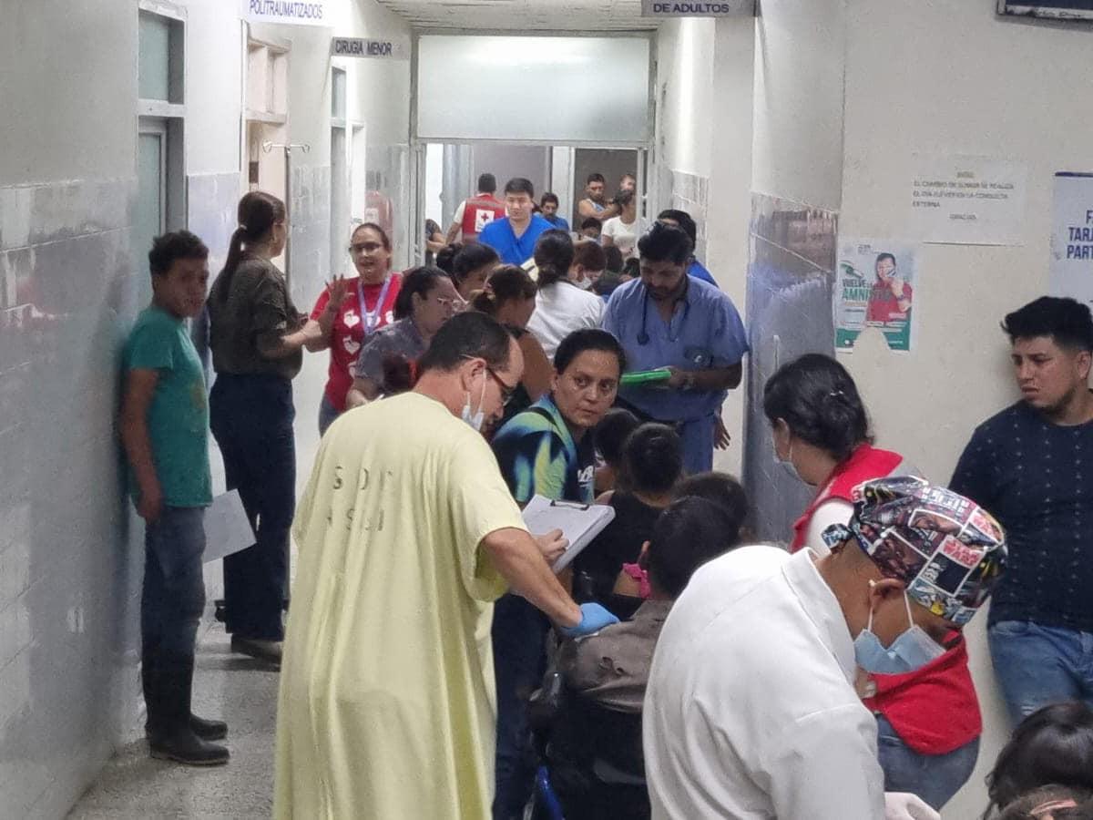 Al menos 16 personas heridas tras volcamiento en Gualala, Santa Bárbara