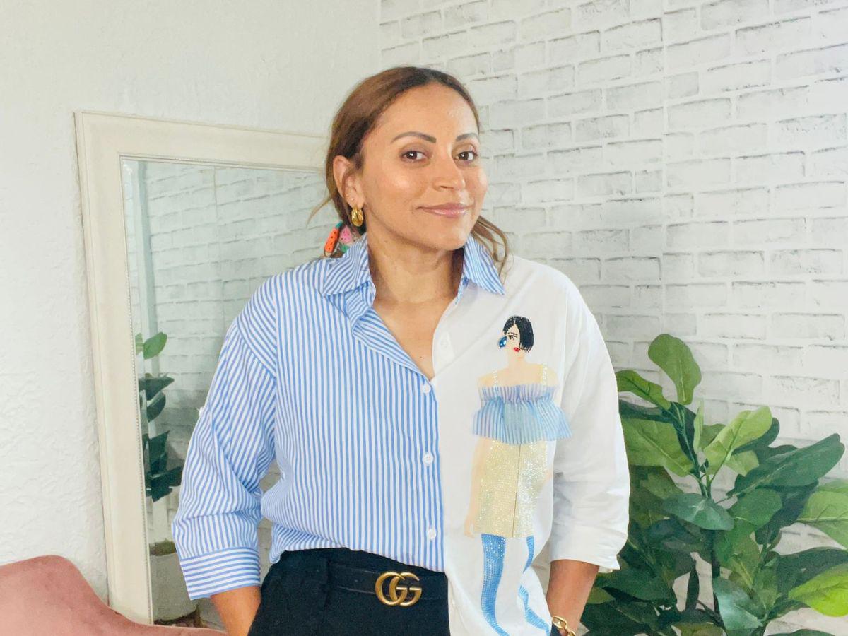 Luz es quien modela la mayoría de ropa.