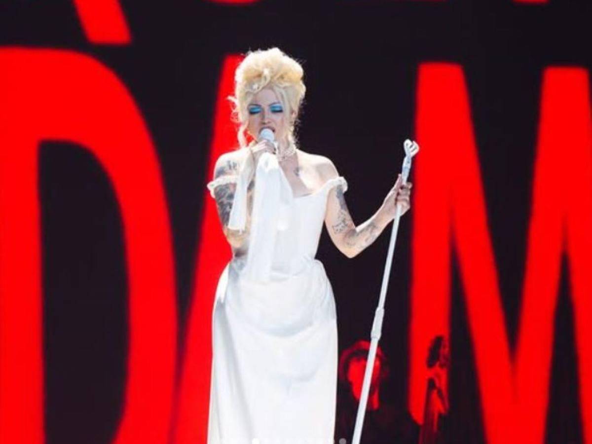 Mon Laferte lista hoy para su cita Femme Fatale Tour en Tegucigalpa