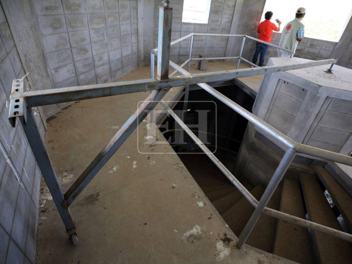 Entre ruinas y abandono: Así es por dentro la cárcel La Acequia que se perfila como el Cecot de Honduras