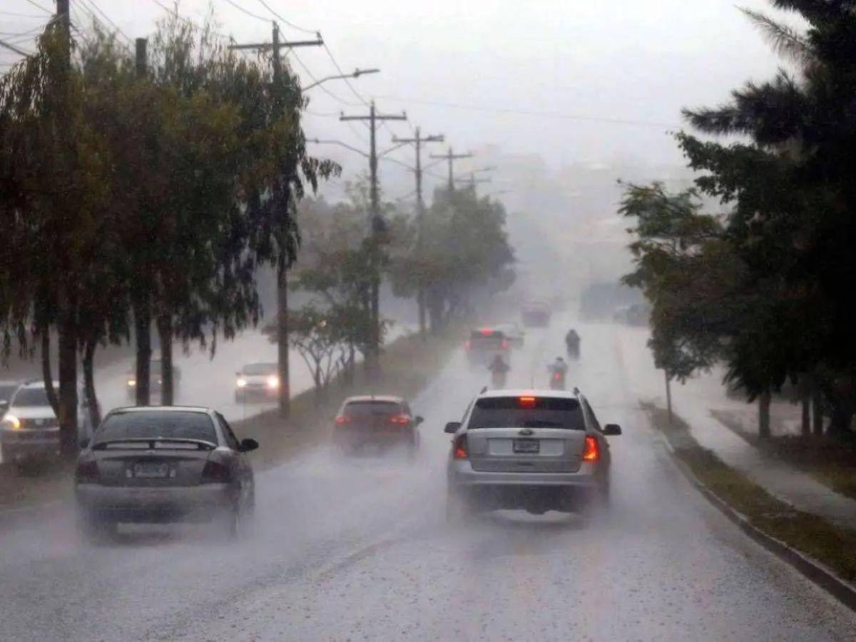 Onda tropical dejará lluvias con actividad eléctrica: ¿cuándo ingresa y qué departamentos afectará?