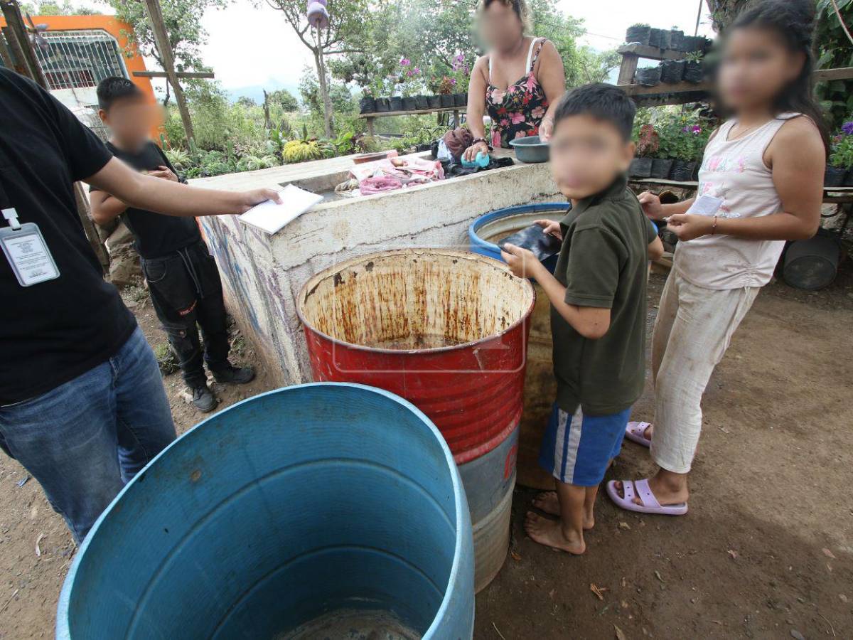 Sin tubería, familias capitalinas pagan hasta L250 para poder tener agua en su casa