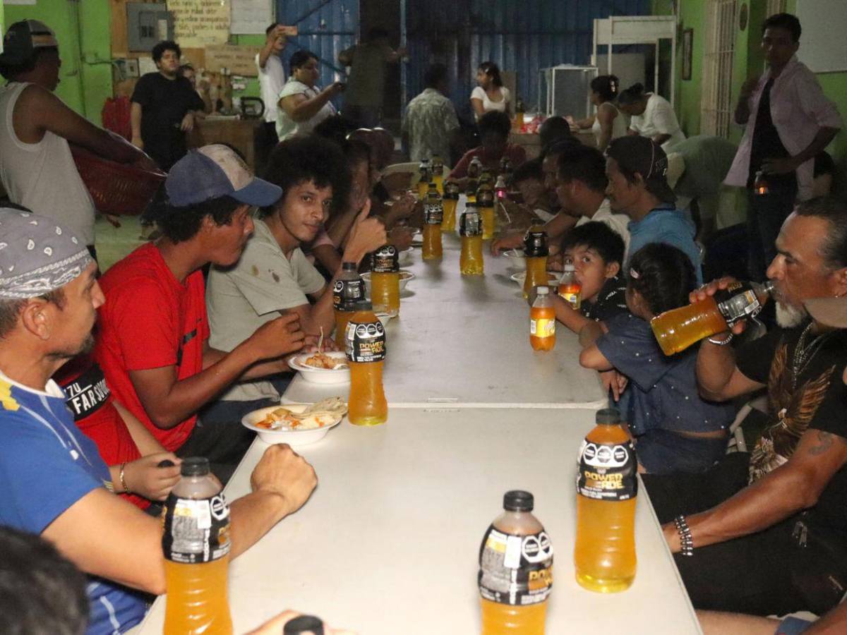 Migrantes en frontera norte y sur de México celebran Navidad en medio de la incertidumbre