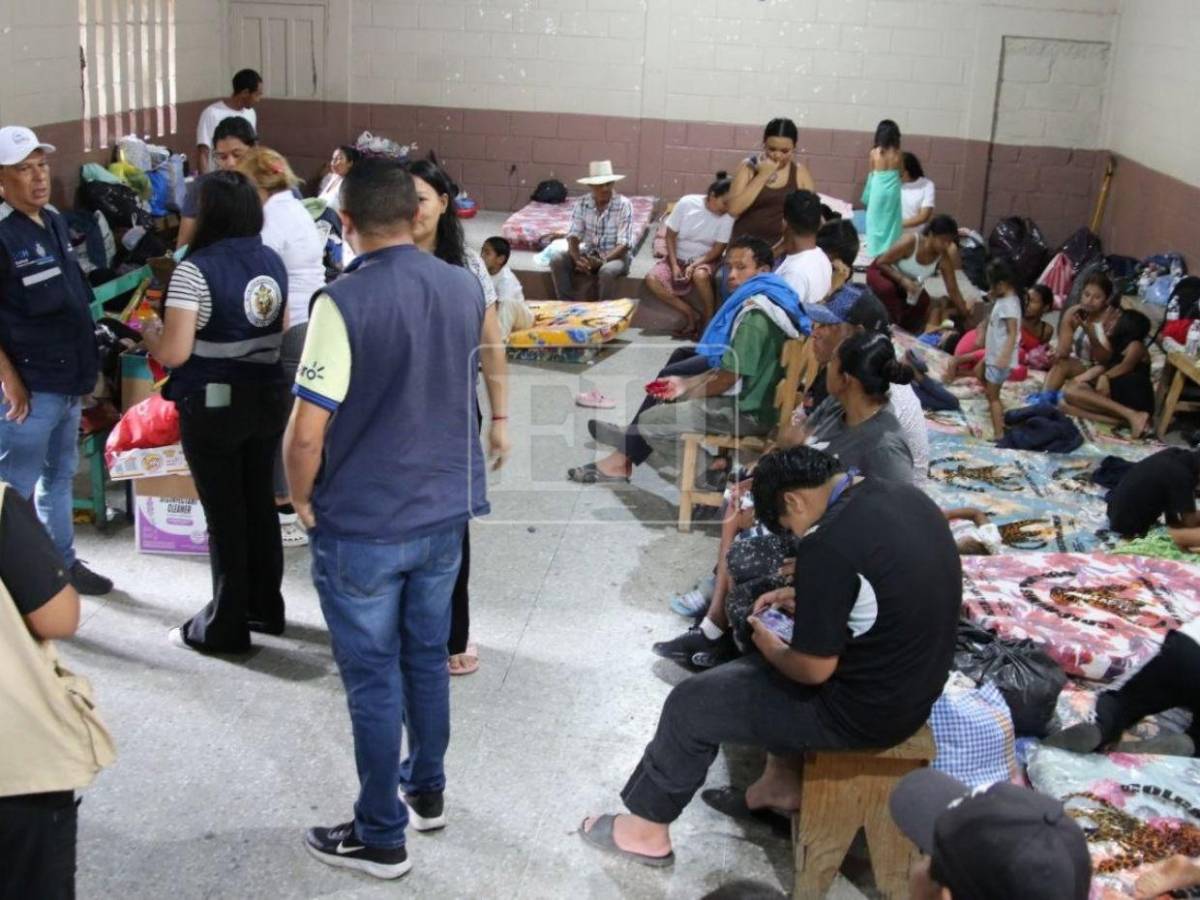 Damnificados de la Villa Unión se refugian en albergue tras deslizamientos