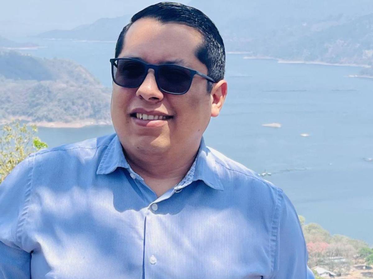 Iba con su hijo y el carro recibió seis disparos: atentado contra alcalde de Quimistán