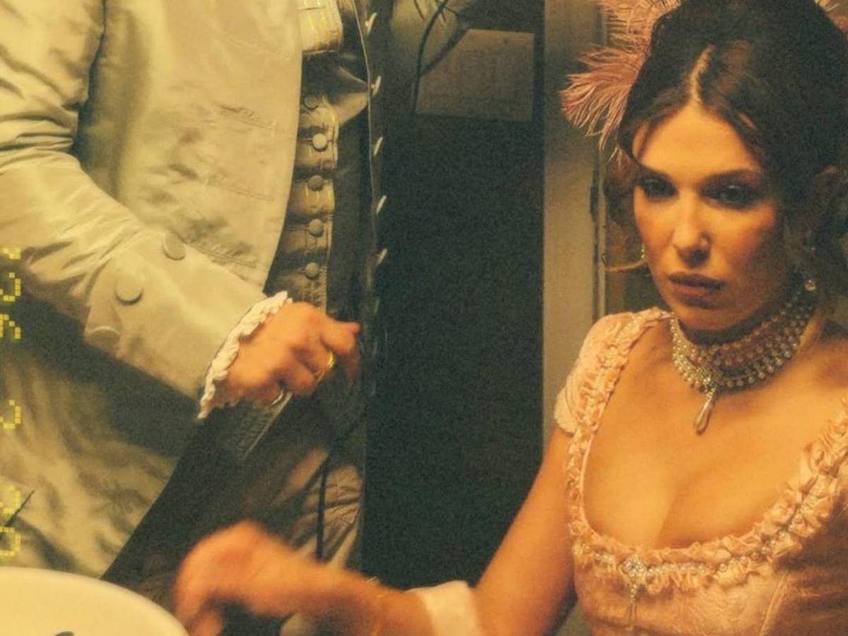 Millie Bobby Brown celebra su 22 cumpleaños con David Harbour pese a la denuncia por acoso