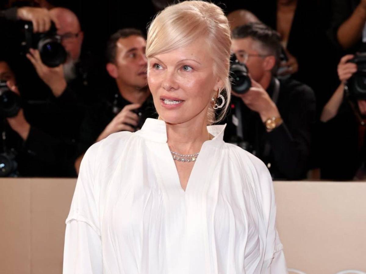 Pamela Anderson revela que le dieron diez años de vida tras contagiarse de hepatitis C