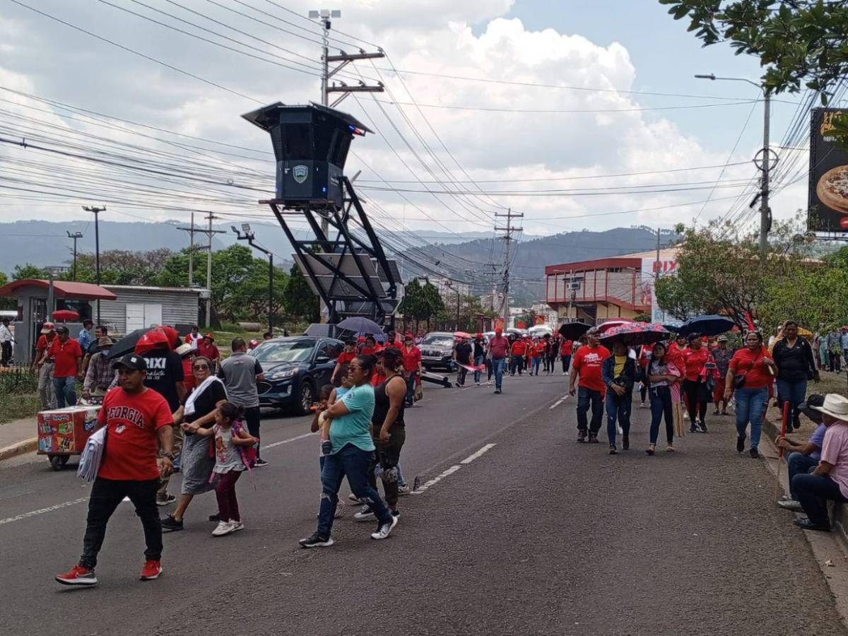 El nieto con el sombrero, figuras que resurgen y polémica revista: curiosidades en asamblea de Libre