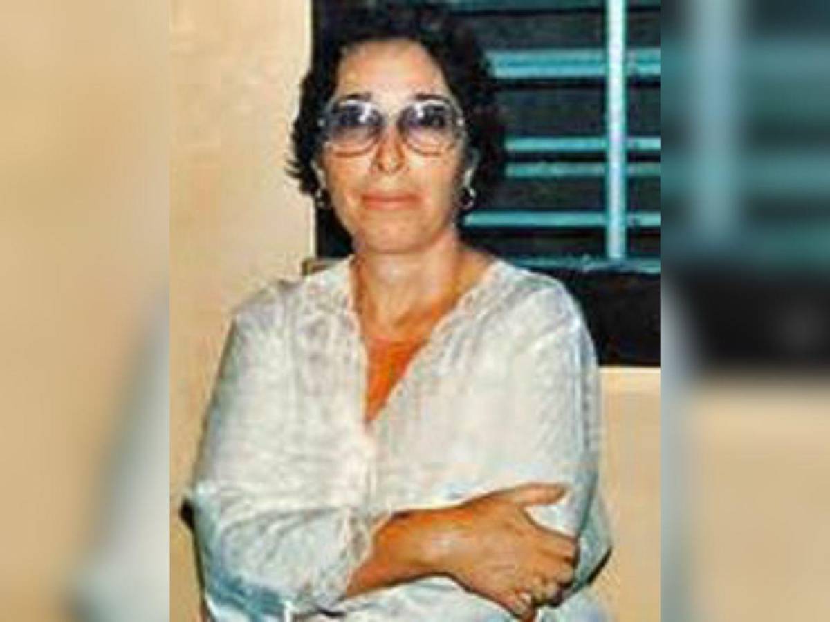 A 30 años de su asesinato, instalan monumento de la ecologista Jeannette Kawas en Tela