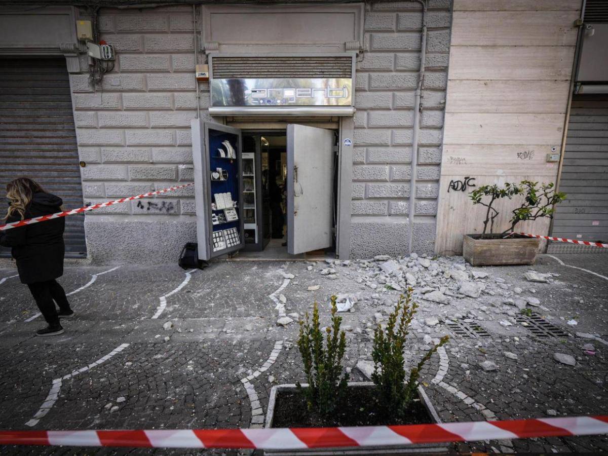 Terremoto de magnitud 4.4 causa pánico en la población de Nápoles, Italia