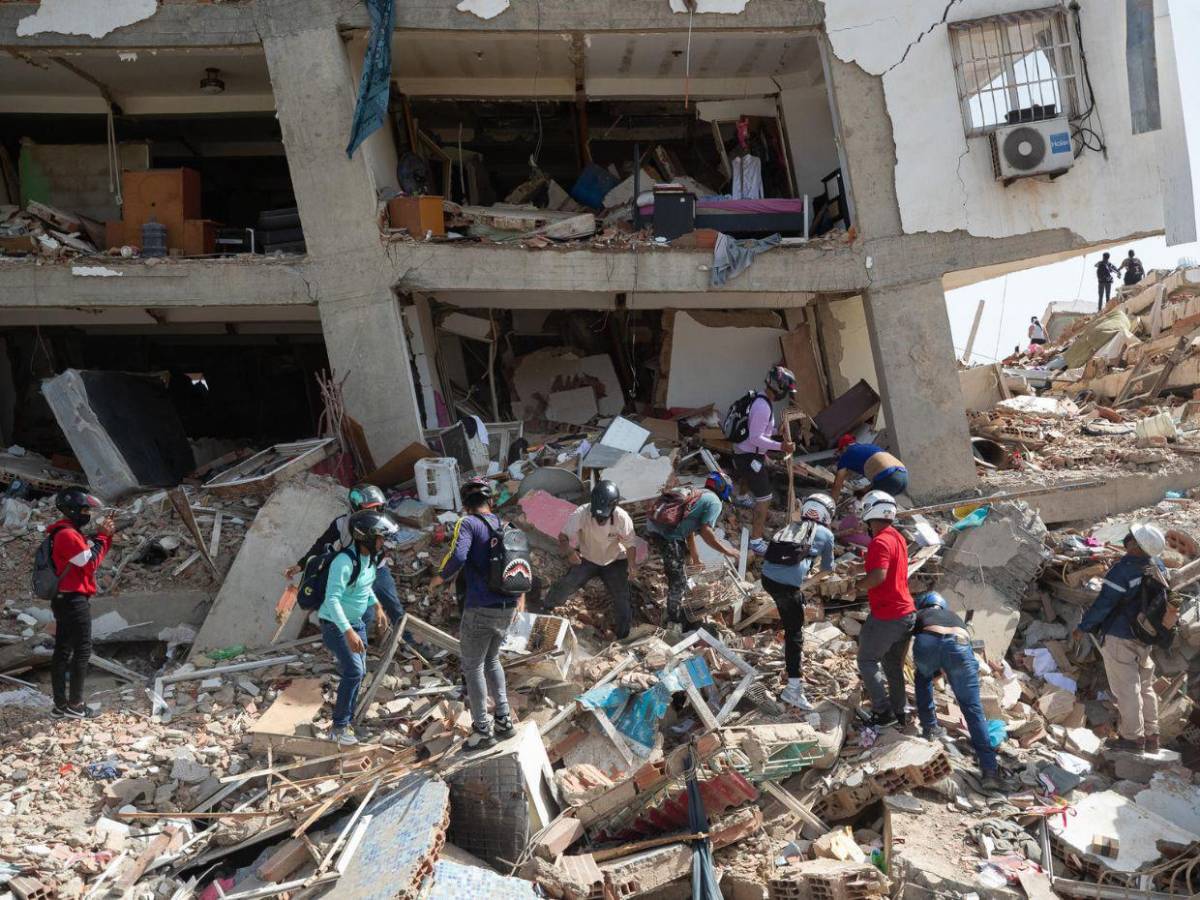 Venezuela sigue contando víctimas: aumenta a 920 la cifra de fallecidos por terremotos