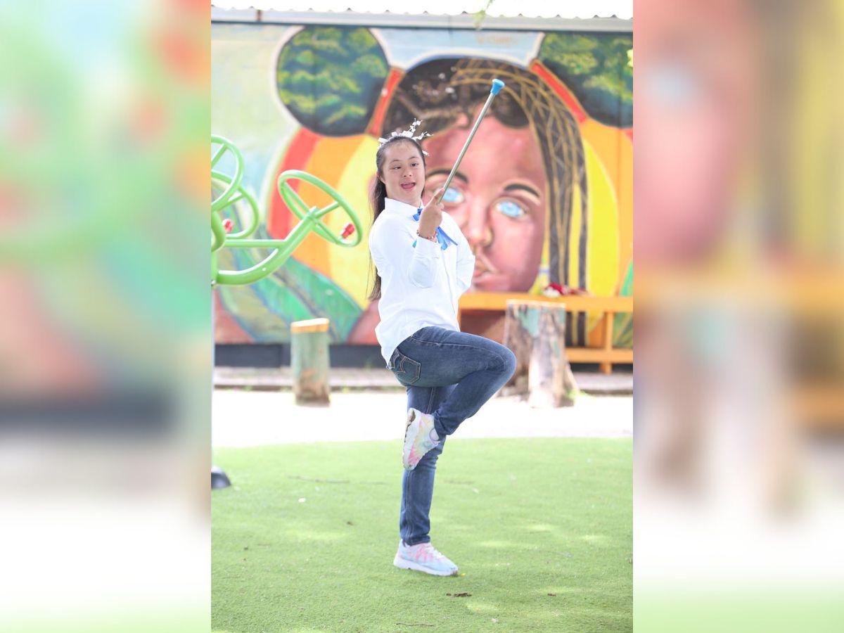 Charlotte, la bella palillona del Instituto Beraca que se roba las miradas