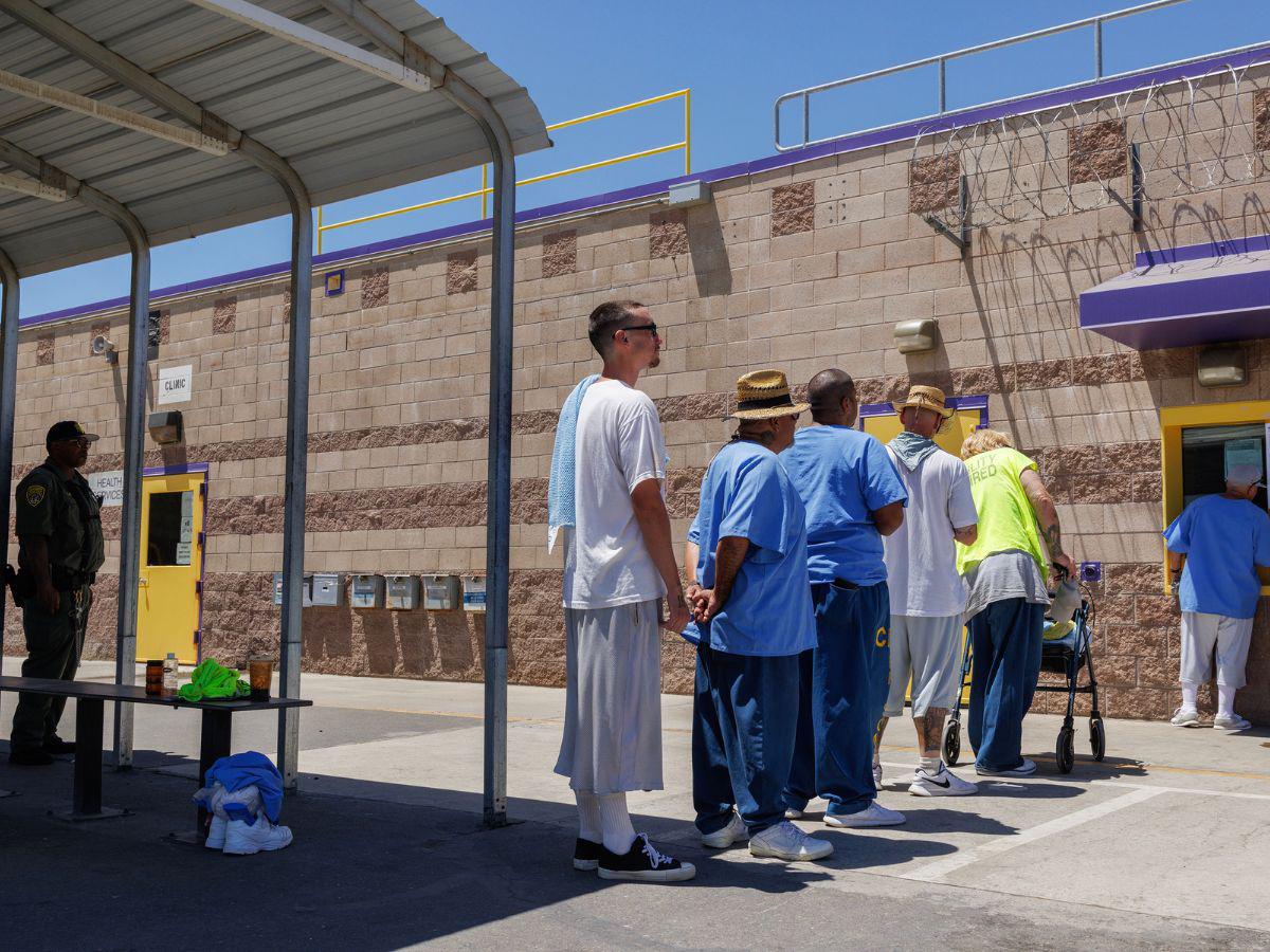 California enfrenta el fentanilo con una nueva estrategia: tratar la adicción en las cárceles