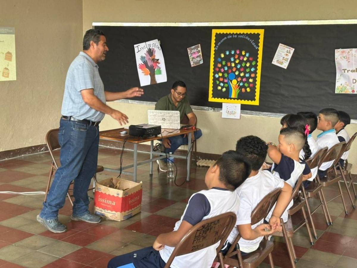 Escuelas Amigables: Niños ya son expertos en elaboración de compostaje