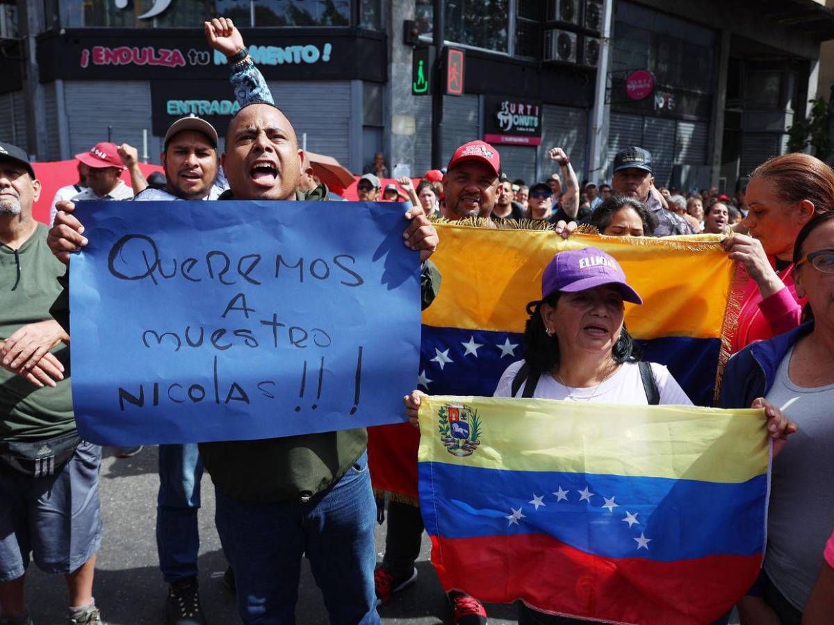 Chavistas exigen a Trump la liberación de Maduro y su esposa: ¡Los queremos de vuelta!