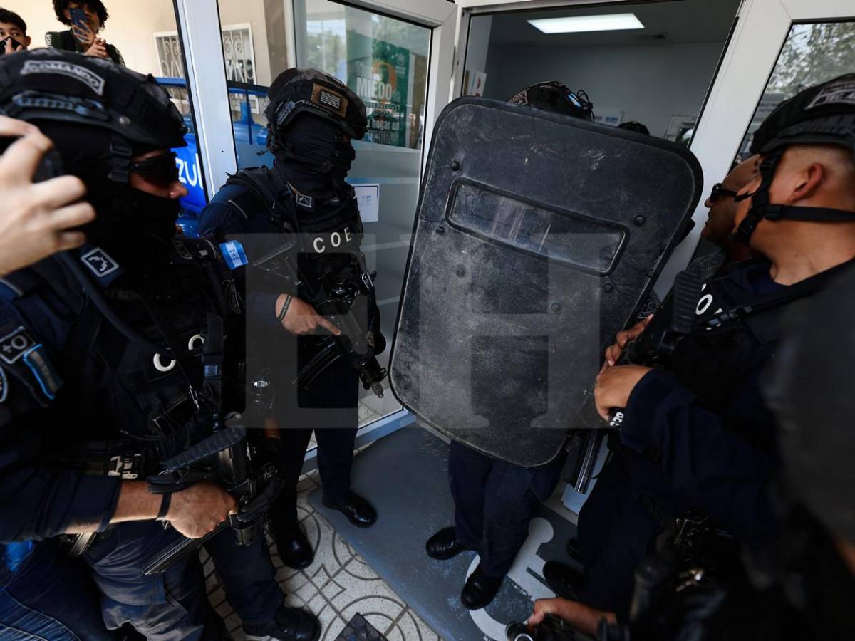En Black Mamba y fuertemente custodiado, trasladan a Alexander Ardón a la capital En Black Mamba y fuertemente custodiado, trasladan a Alexander Ardón a la capital