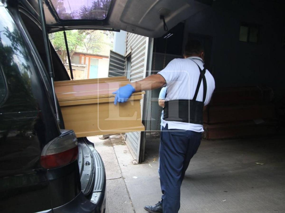 Entregan a familiares dos de los tres cuerpos carbonizados en El Cimarrón