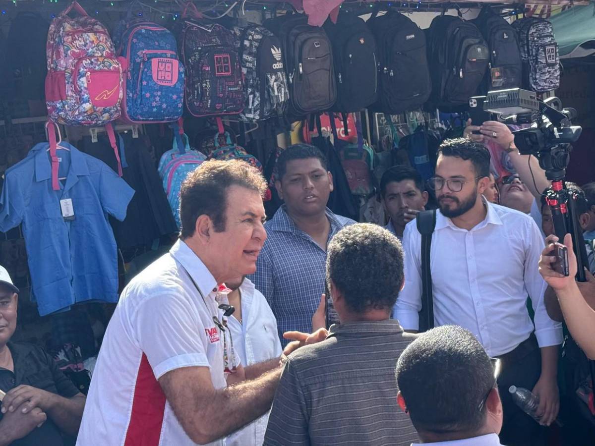 Salvador Nasralla realiza caminata en Yoro para fortalecer su candidatura