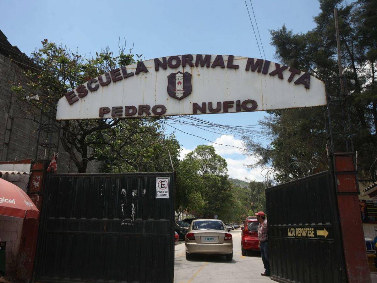 Habilitarán cinco escuelas normales mixtas bilingües en 2023