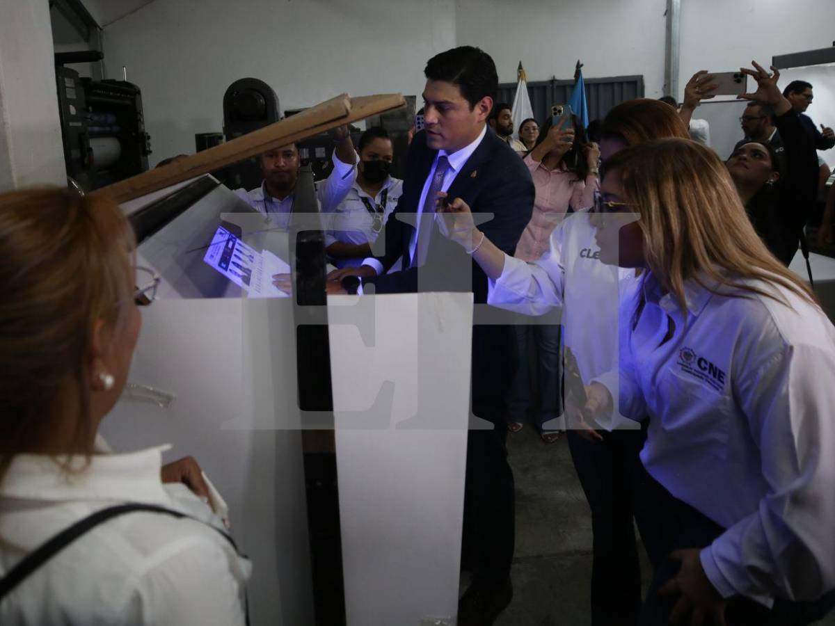 Así fue la impresión de la primera papeleta electoral para las elecciones generales de 2025