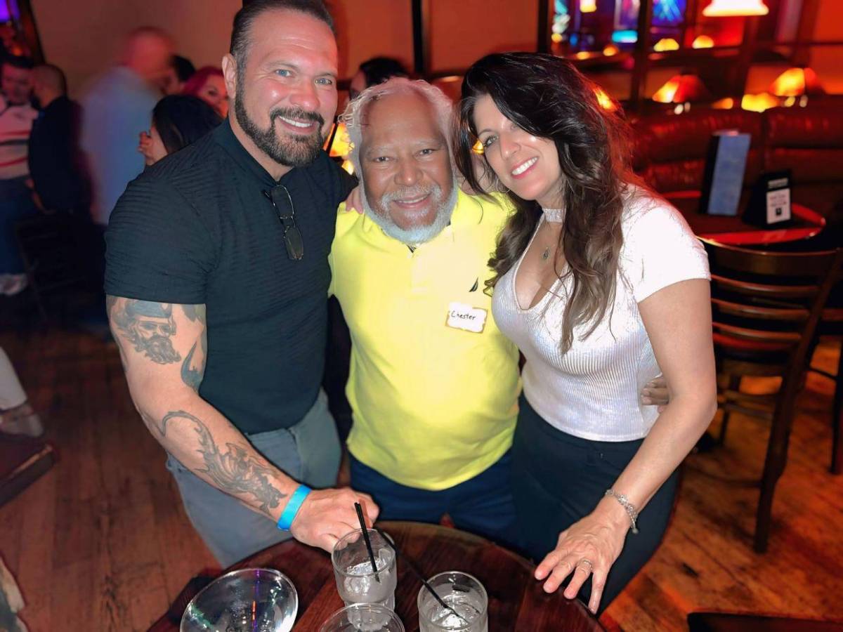 Doble parricidio: joven llamó al 911 para confesar que mató a sus padres en Arizona