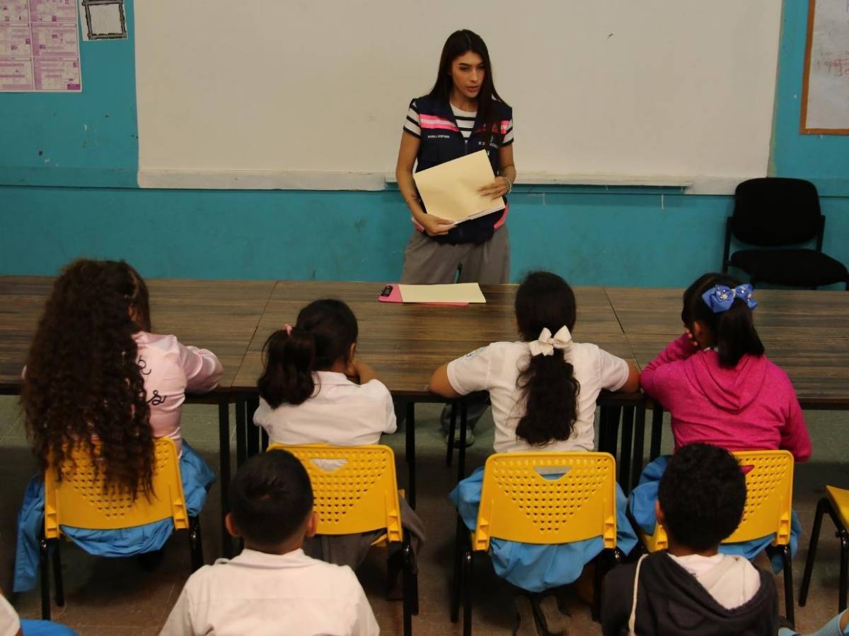Guardianes del planeta promueven el reciclaje en  escuelas de la capital