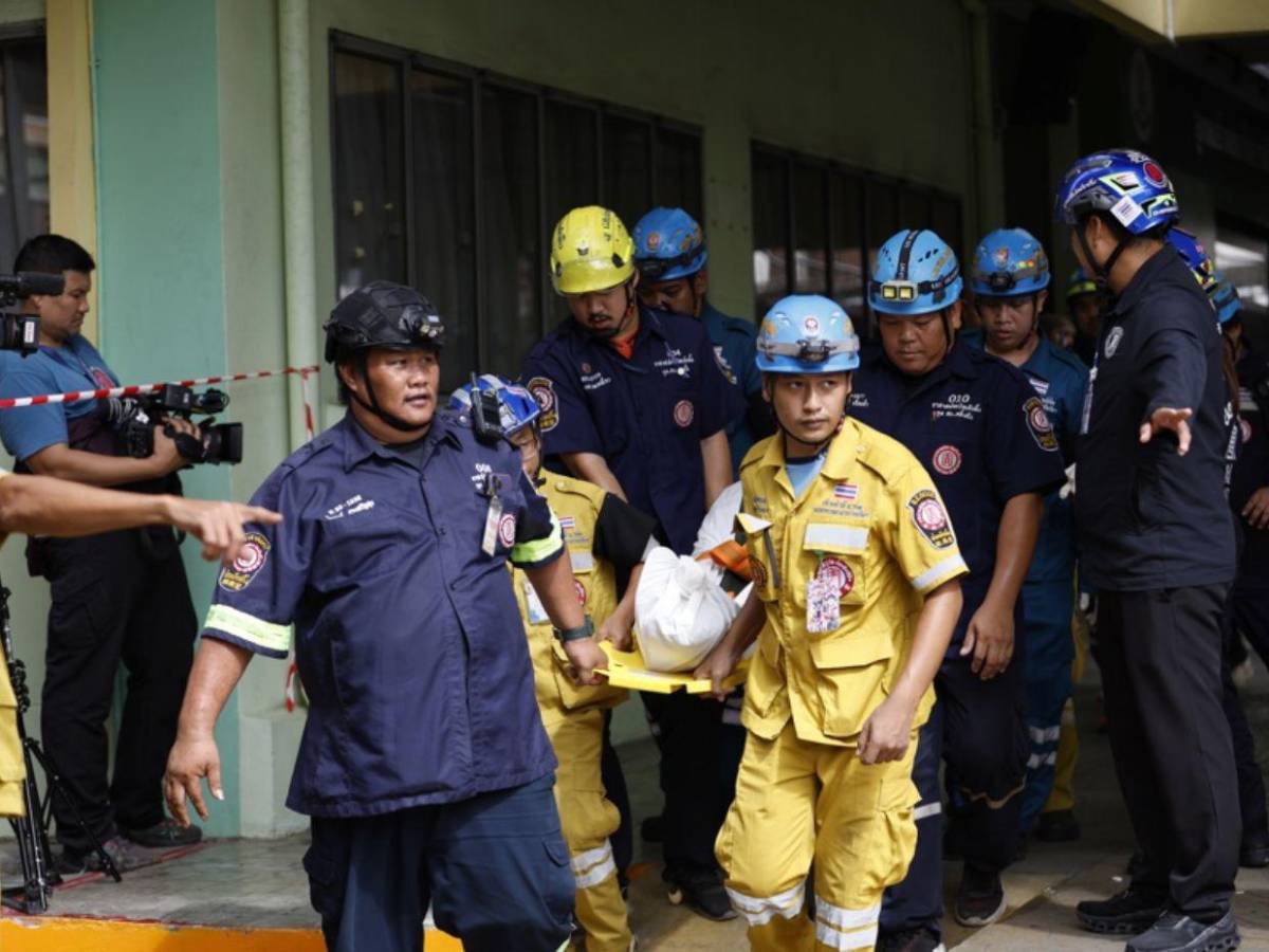 Mató a sus abuelos antes de asesinar a 6 personas en su escuela y quitarse la vida: tiroteo en Tailandia