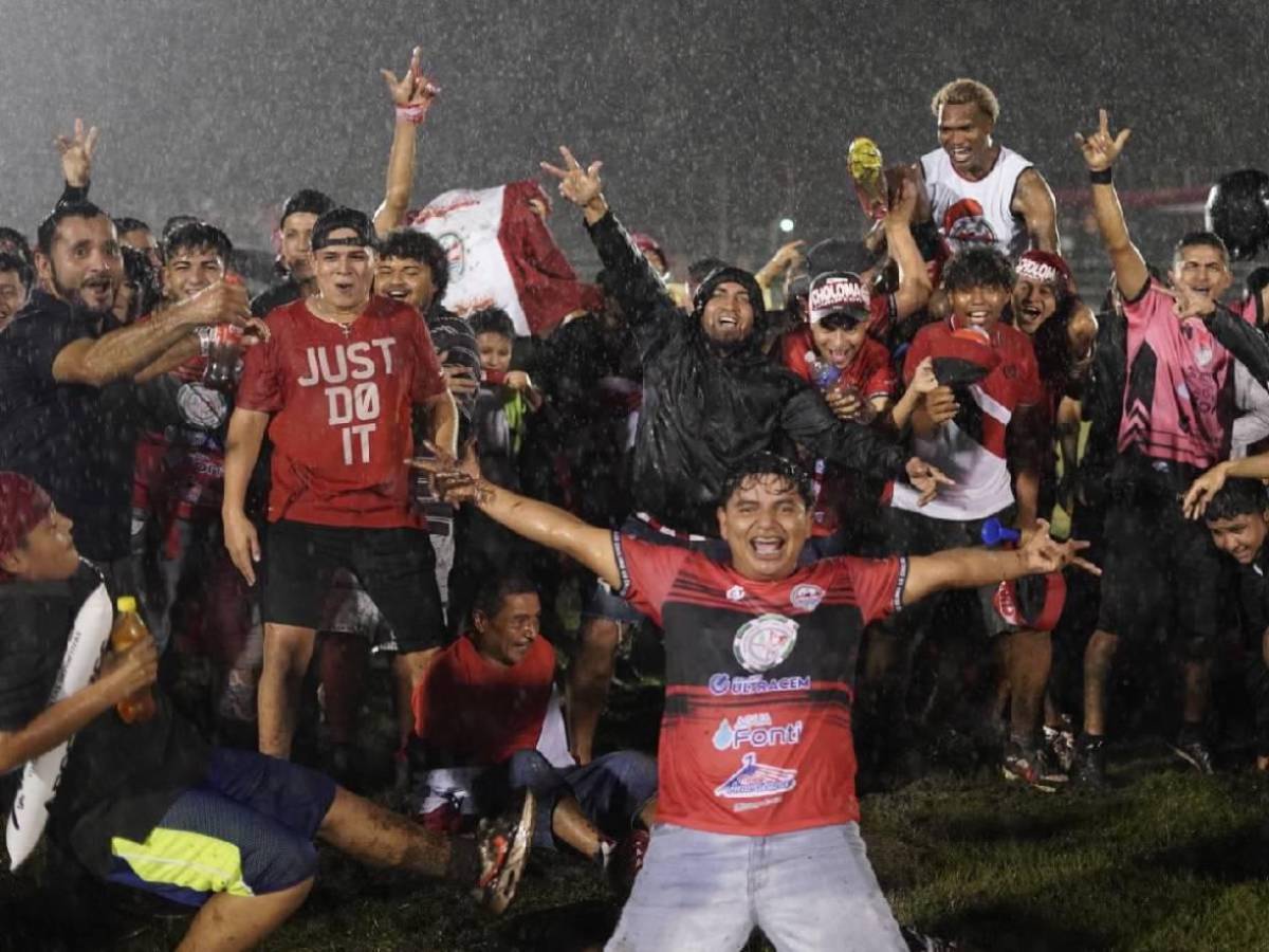 No se vio: Choloma de fiesta, Platense entre lágrimas e insólita jugada en final del ascenso