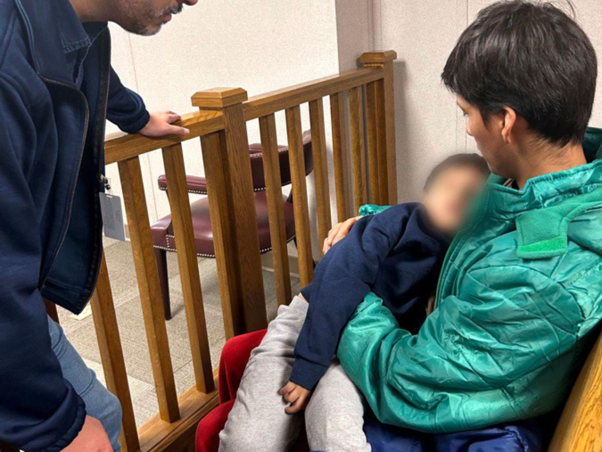 Liam cayó en depresión tras ser detenido por ICE con su padre, y un juez ordenó su liberación