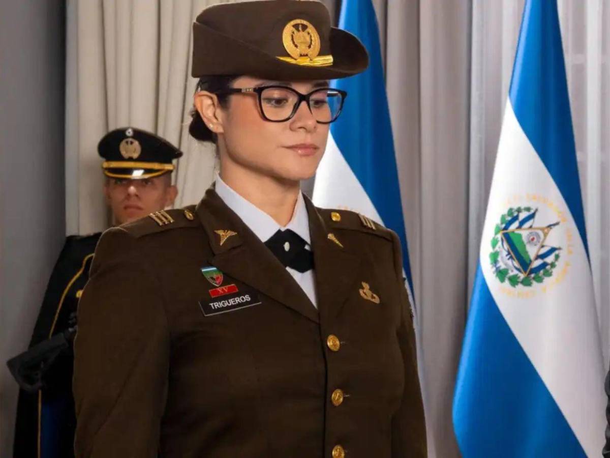 ¿Quién es Karla Trigueros, la militar que es ministra de Educación en El Salvador?