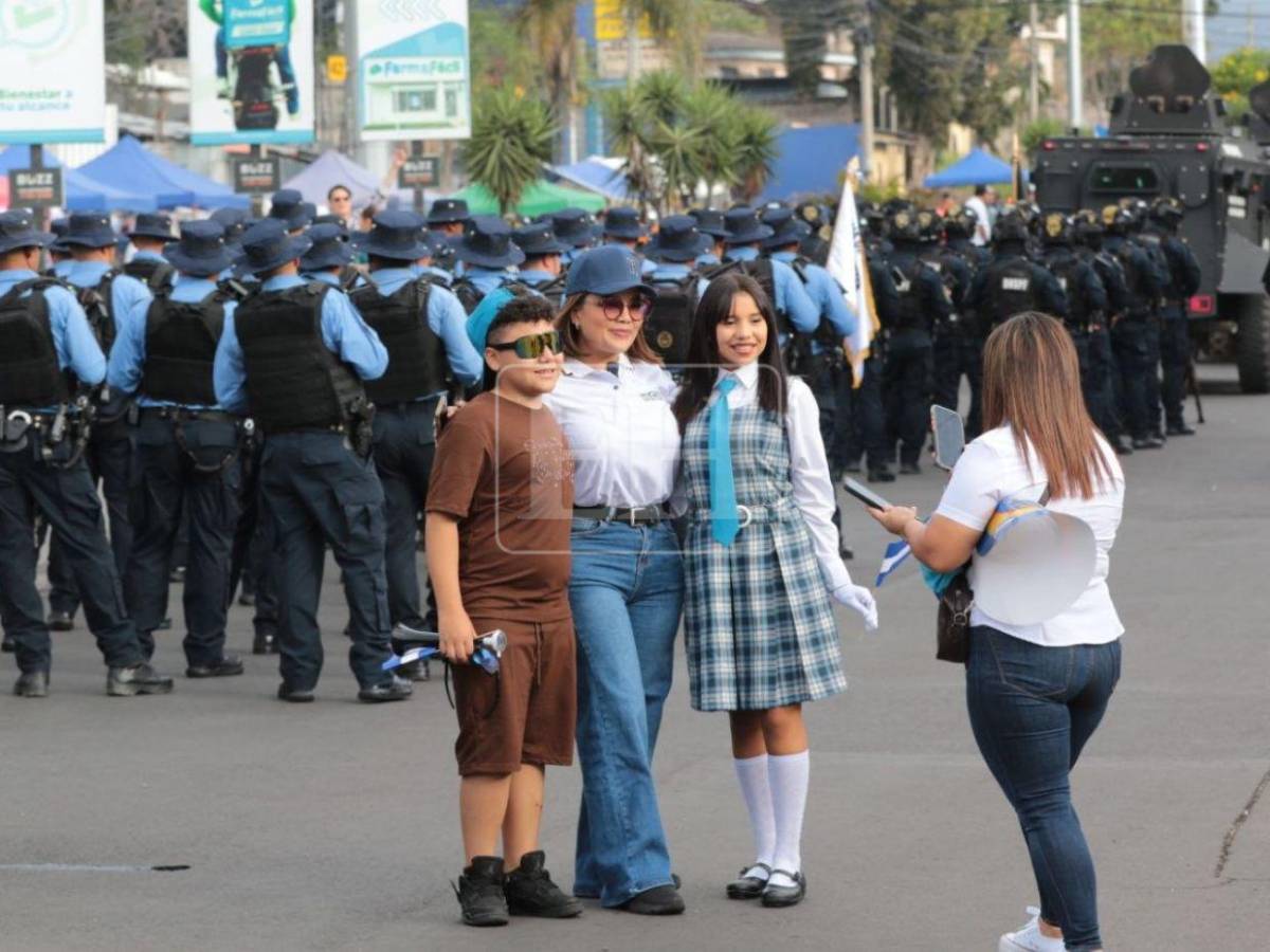 Así lucen Milagro Flores y otras figuras públicas durante la celebración del 15 de septiembre