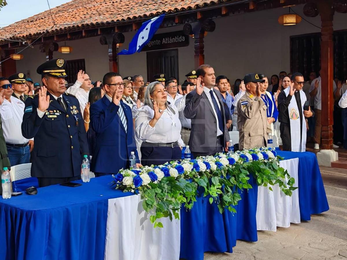 Con misa y ofrenda floral al sabio Valle, Choluteca celebra inicio de fiestas patrias