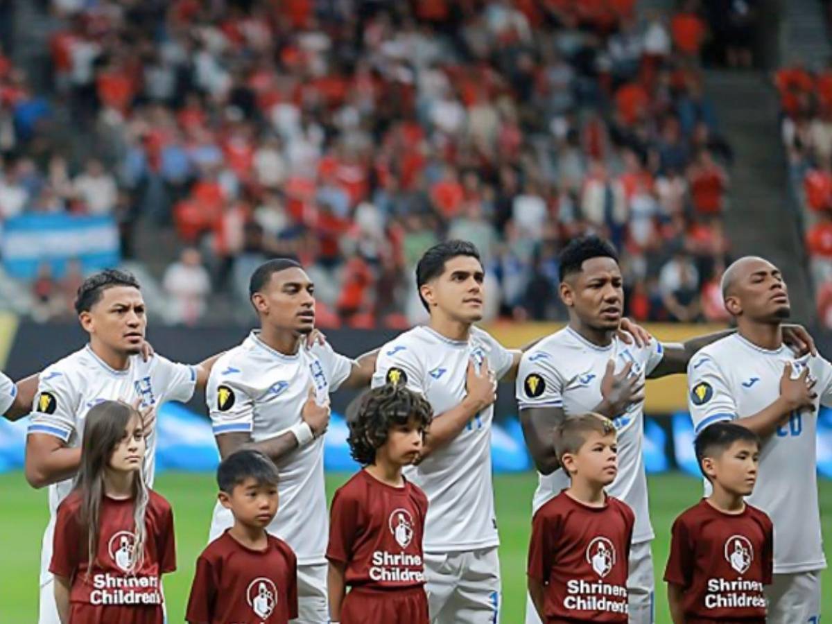 ¡Lo obligaron! Luis Palma y su decisión tras señalamientos por bajo nivel ante Canadá