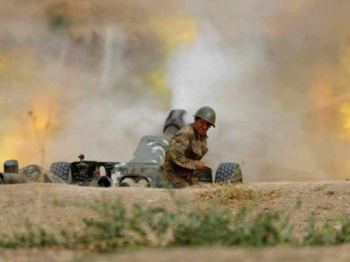 Armenia y Azerbaiyán reportan mortales combates fronterizos