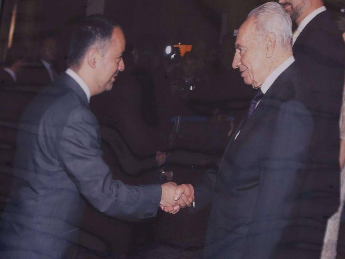 Saludando al fallecido ex primer ministro israelí Shimon Peres; “siempre me interesó la política internacional y tenía un carácter conciliador”.