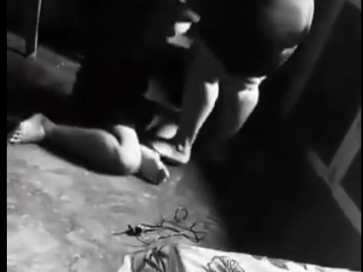 ¡No me pegue ya, ayúdenme!: momento en que madre golpeó con un martillo a su hija en Yoro