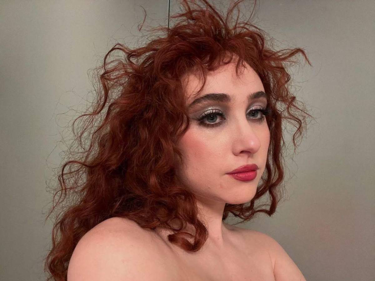 ¿Abuso laboral? Chappell Roan desata controversia por gesto hacia su asistente