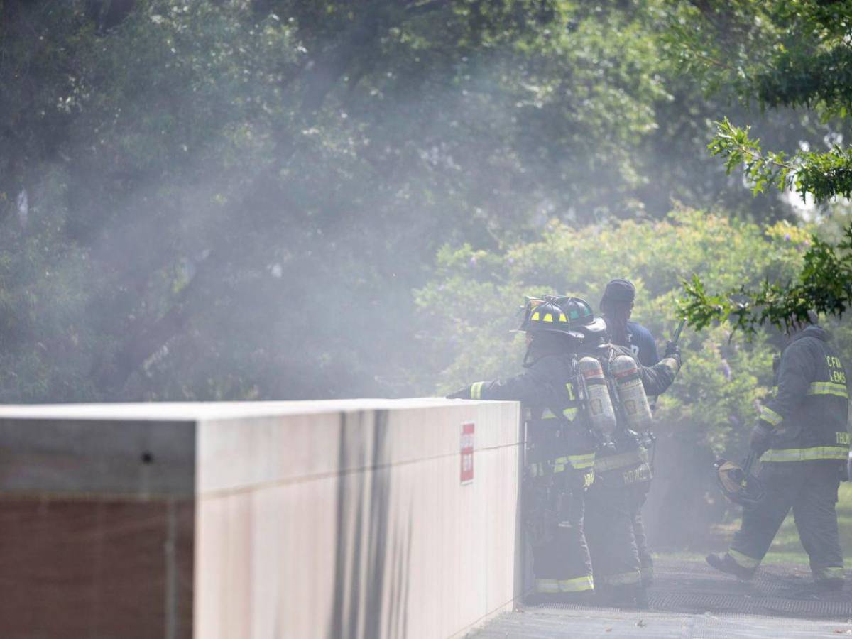 Se registra incendio de batería en el Museo Nacional de Historia Estadounidense