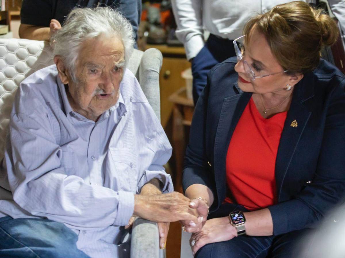 ¿Qué le regaló Xiomara Castro a ‘Pepe’ Mujica cuando lo visitó?