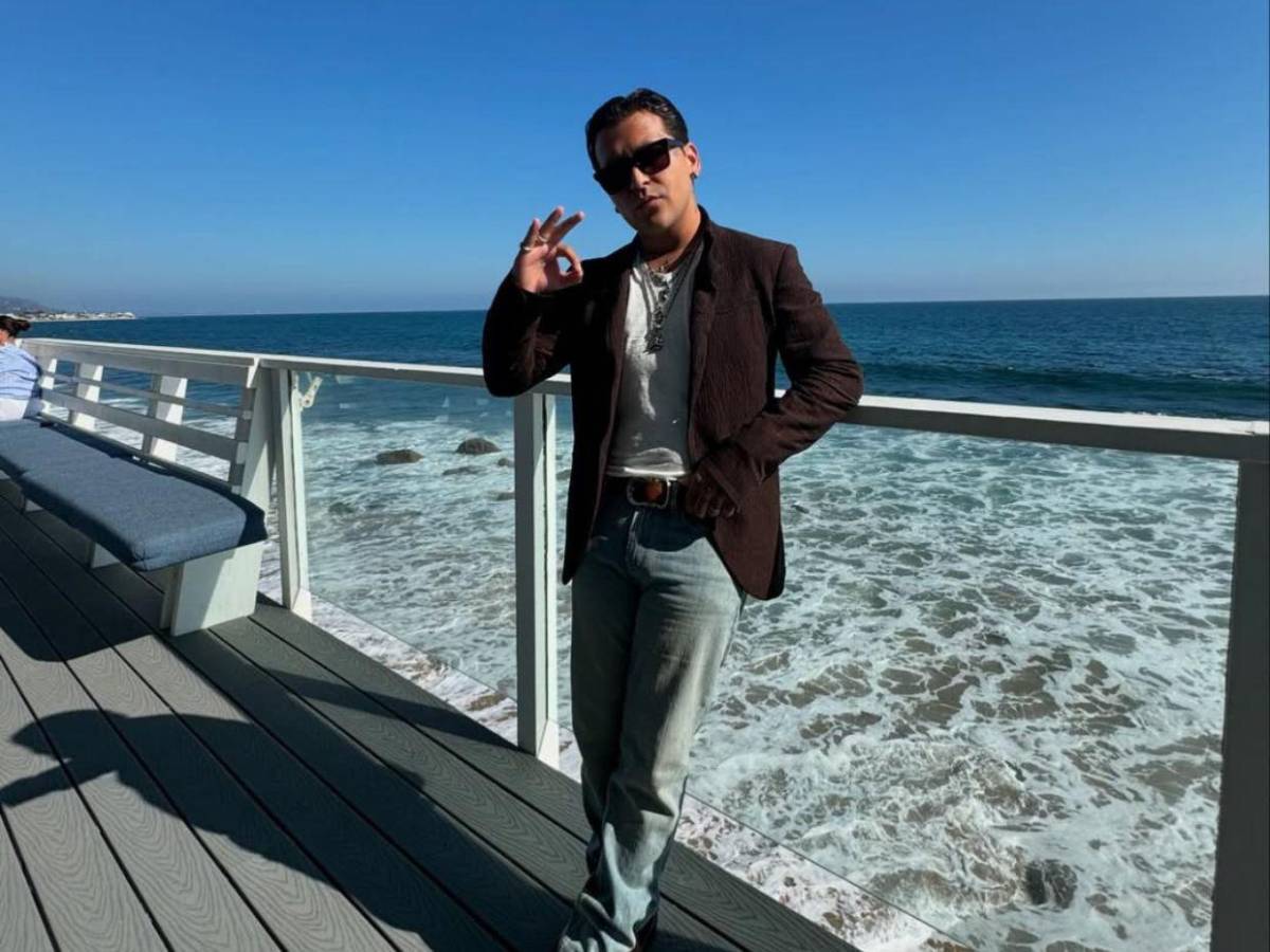 ¿Lo reconocerías? Exnovia de Christian Nodal publica fotos inéditas del cantante