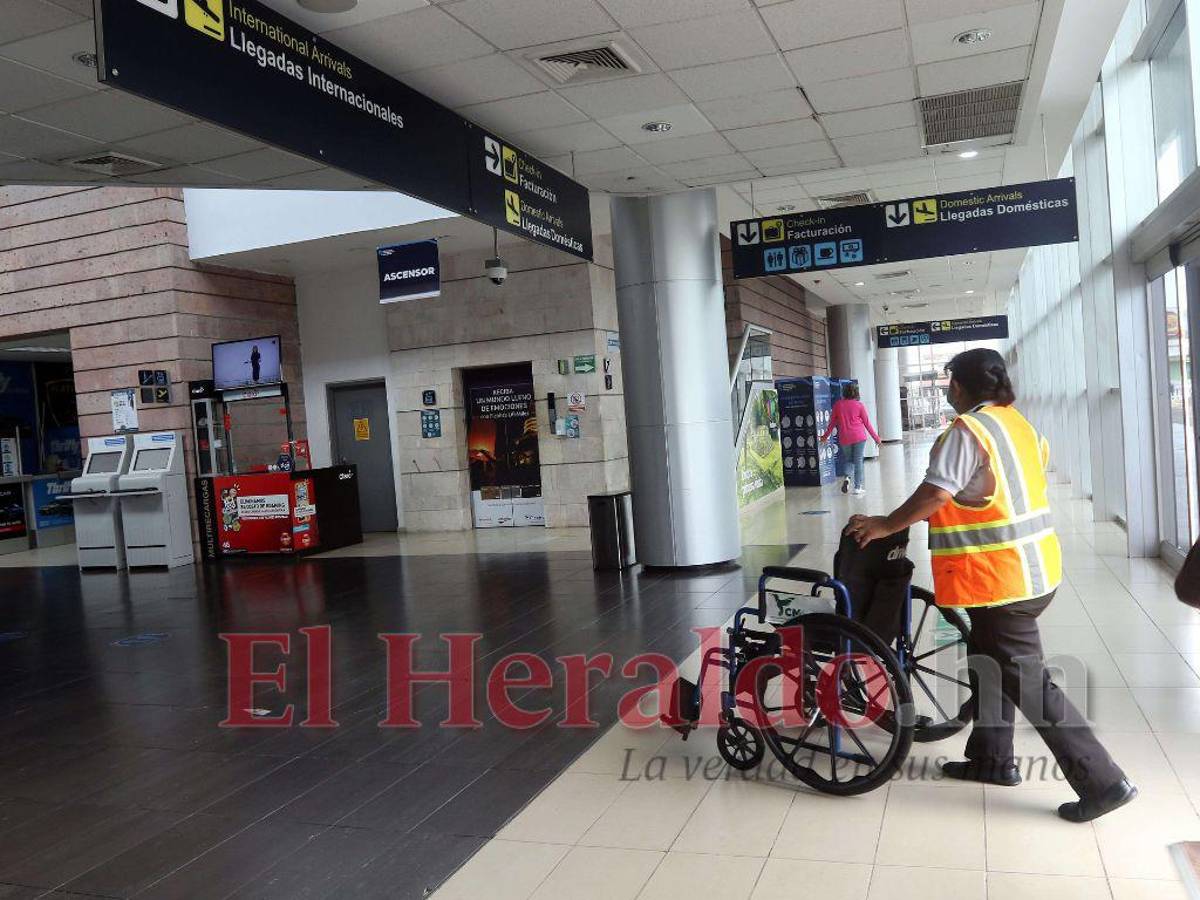 Ante el bajo flujo de pasajeros, los empleados perciben el efecto negativo en sus ingresos.