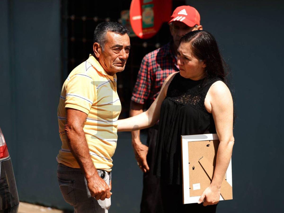 Con aplausos y escoltas despiden a Kevin Pérez, padre y héroe policial que murió tras salvar a menor