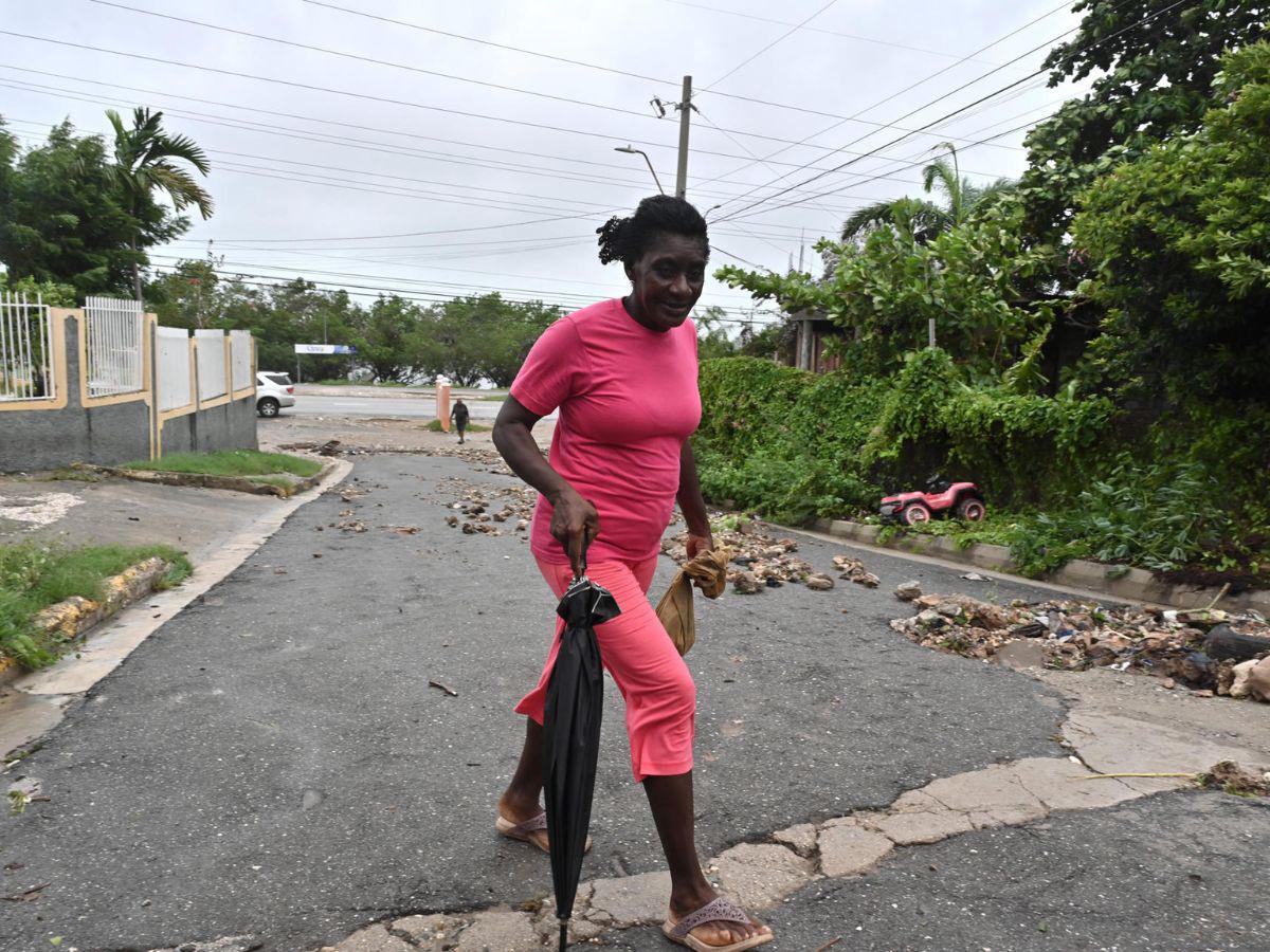 Lluvias torrenciales y fuertes vientos: los devastadores desastres del huracán Melissa en Jamaica